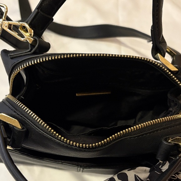 Steve Madden Black Crossbody Bag with Floral Bow - Picture 3 of 5